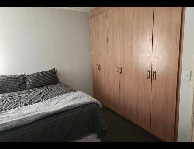 2 BEDROOM APARTMENT FOR SALE IN VANDERBIJLPARK SE 4